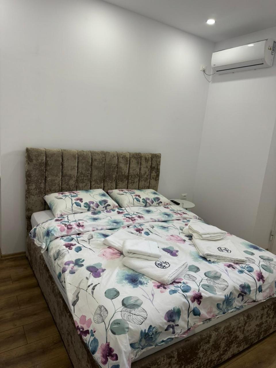 Vila 21 At Blloku Area Tirana Exterior photo